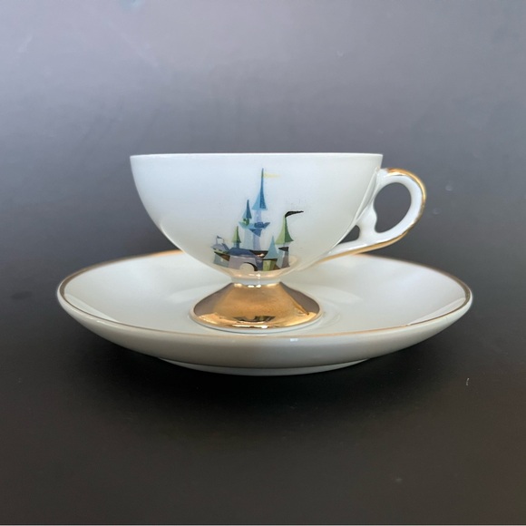 Vintage Disney Teacup and saucer, Rare and Collectible - Picture 2 of 8